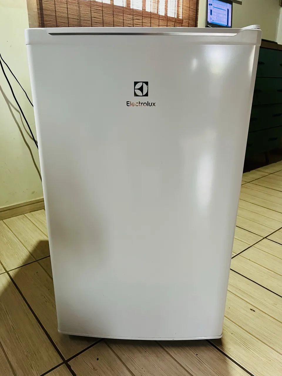Frigobar Electrolux 122L Efficient EM120 - Foto 3