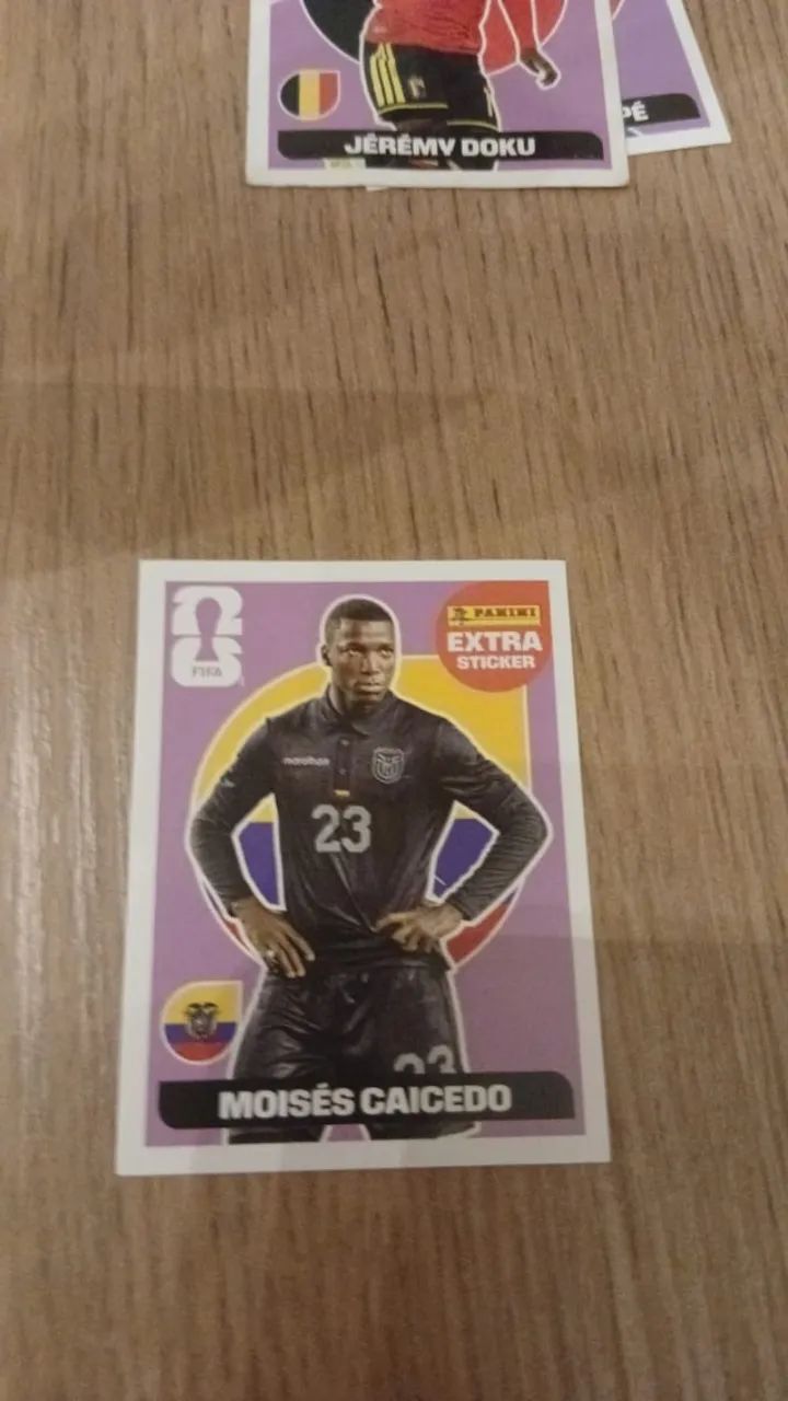 Figurinha Legend Moisés Caicedo Bordô