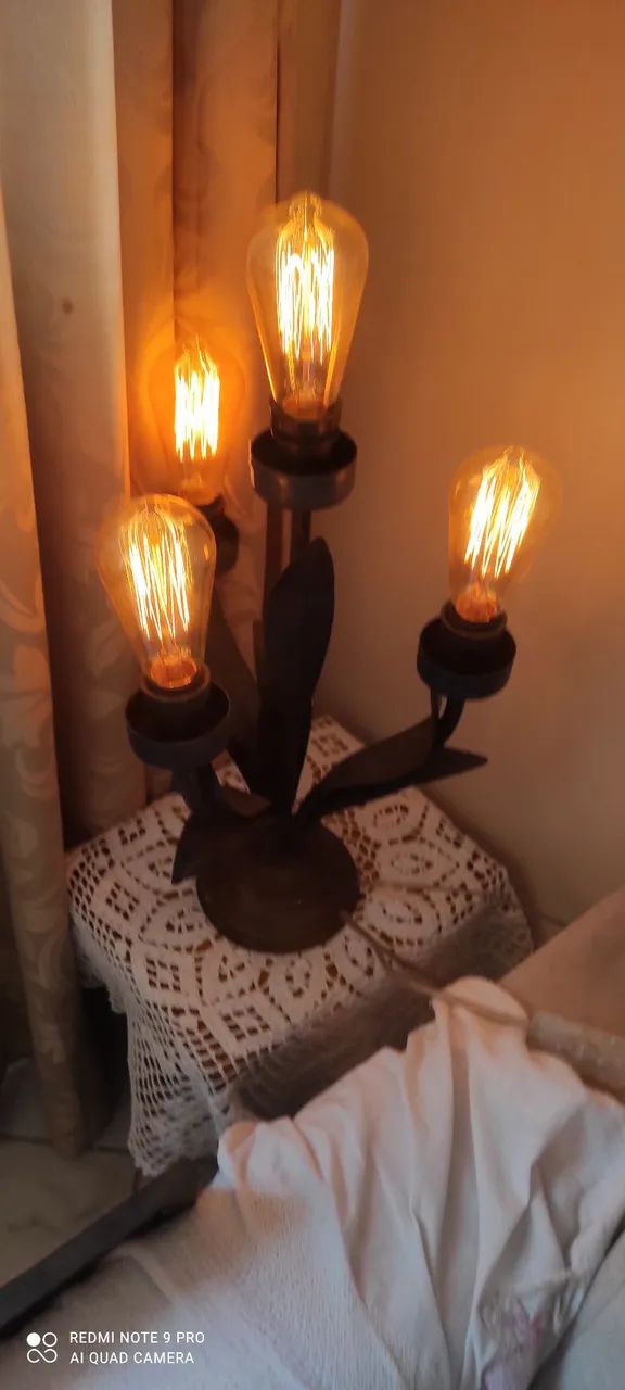 Luminária Antiga em ferro: