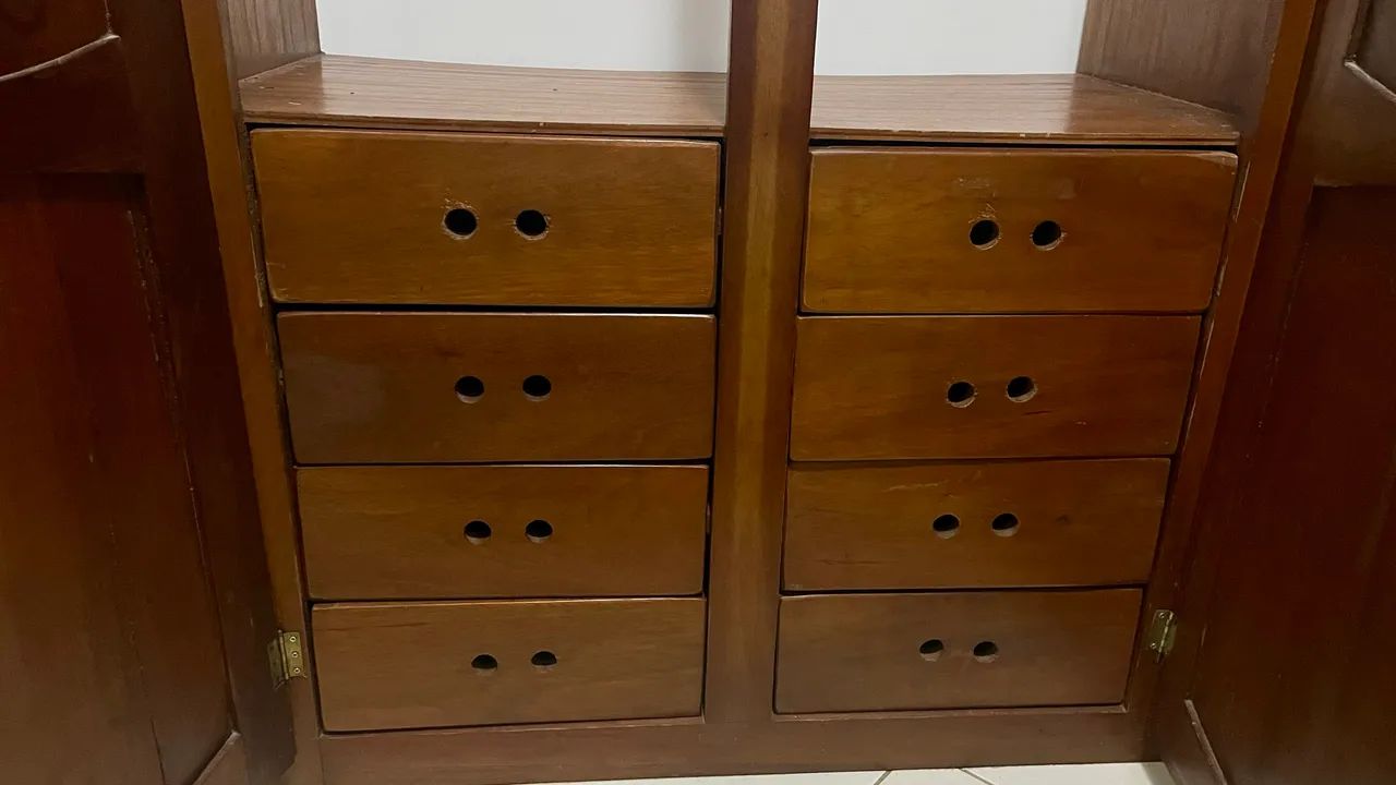 Guarda Roupas de casal de Madeira Maciça  - Foto 2