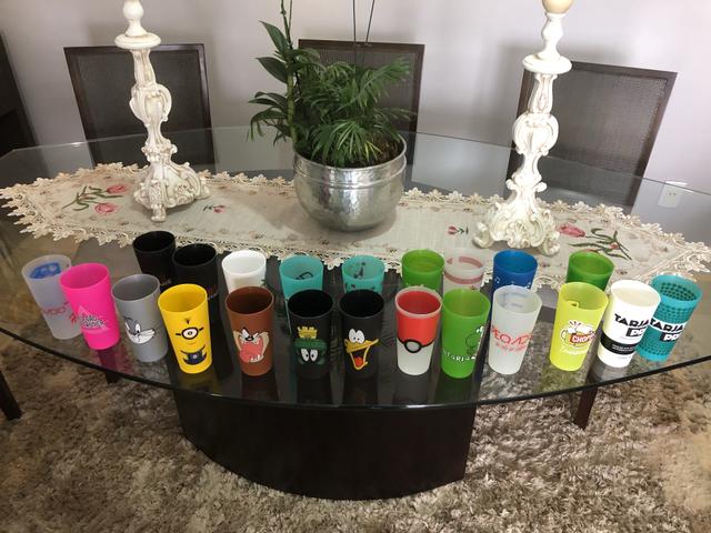 Coleção de copos de festa ufsc