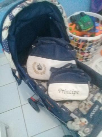 Vendo carrinho de BB e duas bolsas