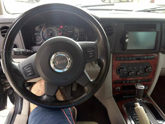 Troco jeep Commander v8