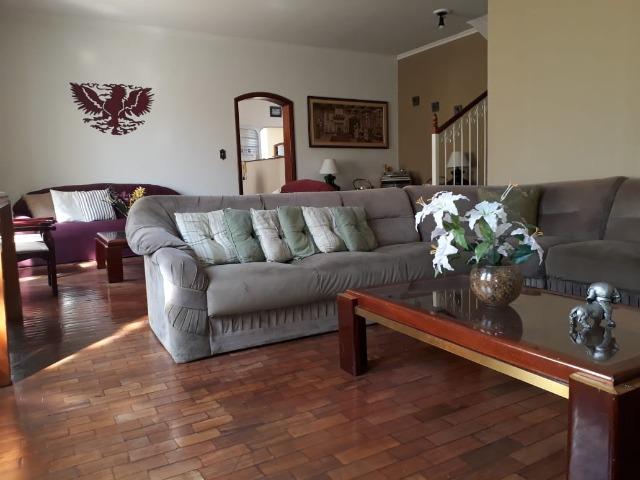 Linda casa sobrado centro com garagem Batatais - SP