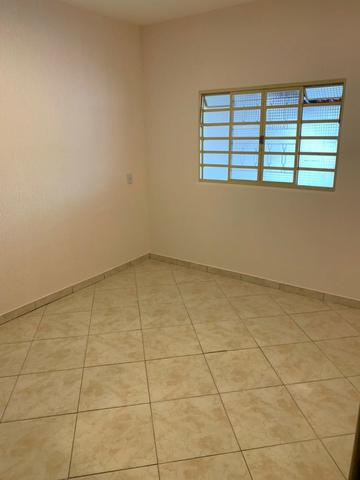 Casa Belissima otima Localização 2 qts, 4 garagem prox shoping Passeio das Aguas - Foto 5