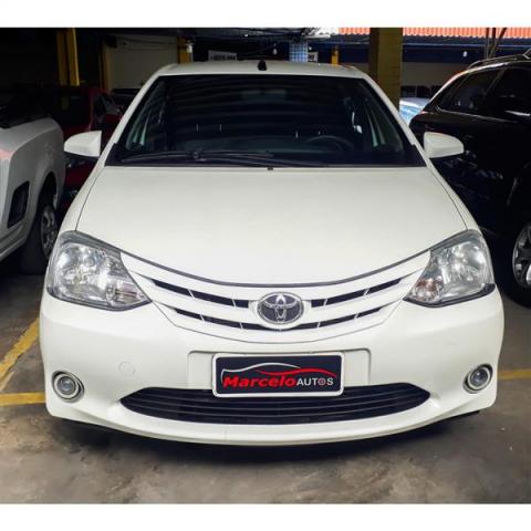 Toyota Etios 1.3 X 16V Flex 4P Automático
