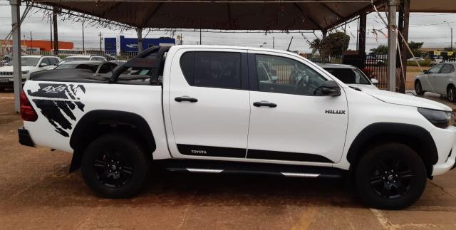 Toyota/hilux challenge sr 2.8 4x4 cd 2018/2018 16V diseil automatica - Foto 2
