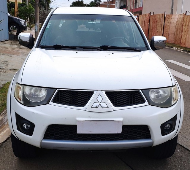 MITSUBISHI L200 TRITON 3.5 HPE 4X4 CD V6 24V FLEX 4P AUTOMÁTICO 2012