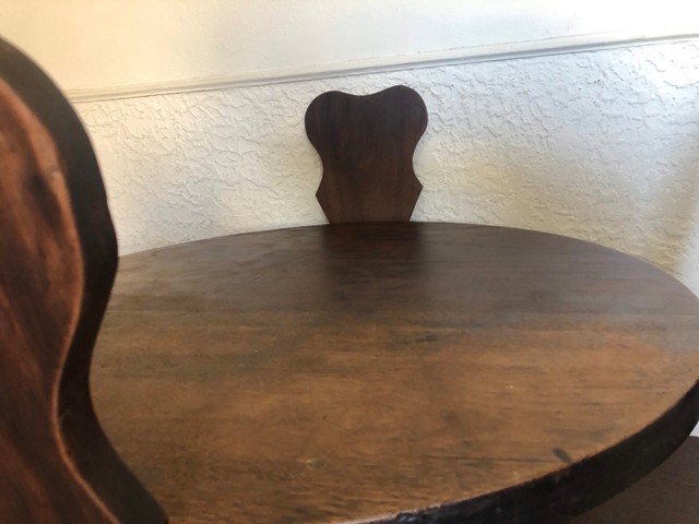 Conjunto de mesa e 4 cadeiras em madeira maciça  - Foto 4