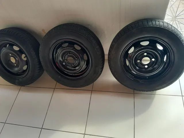 Vendo 3 pneus aro 13