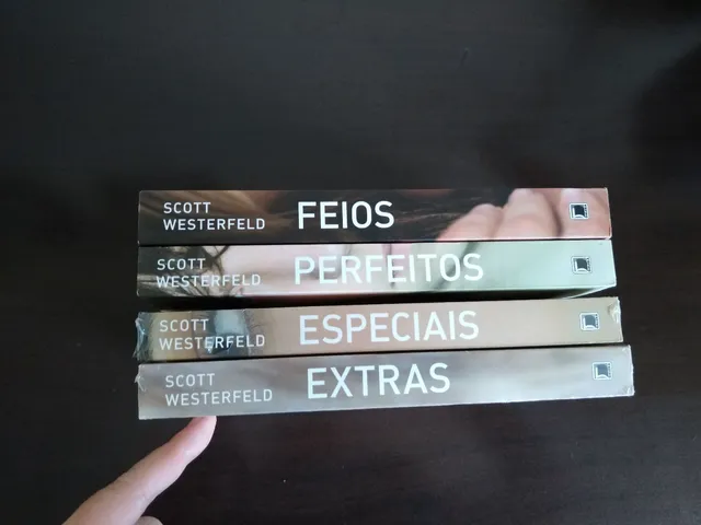 Livros da série feios
