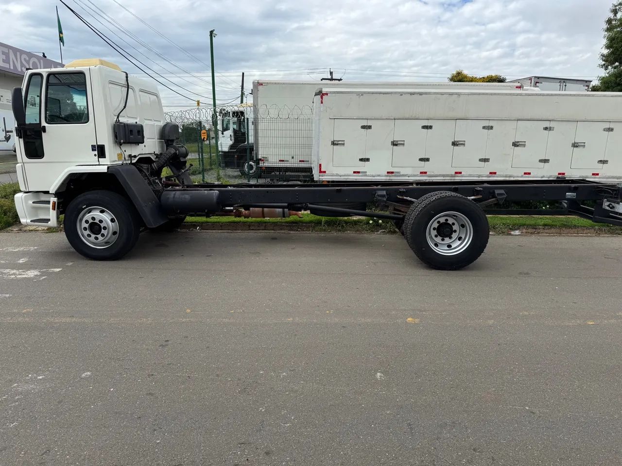 Ford Cargo 1317 - Foto 14