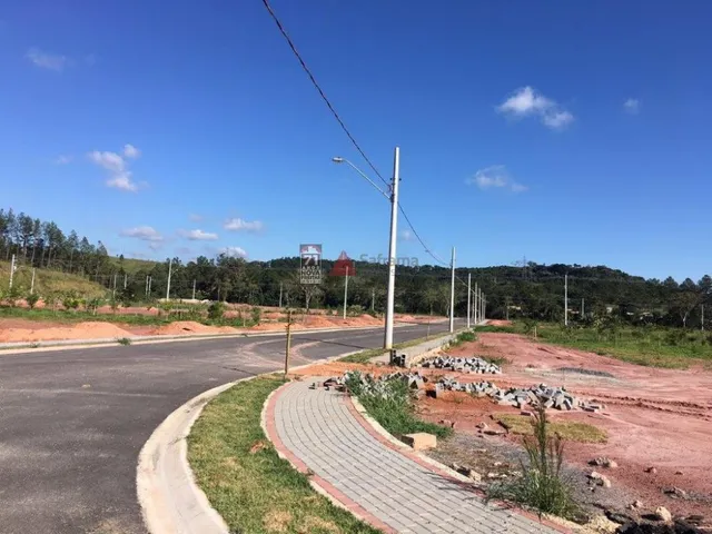 Terreno Padrão em Condomínio em Guararema