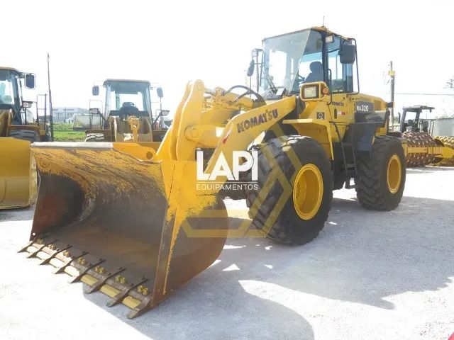 Pá carregadeira Komatsu WA320 2019 9.500h revisada - Foto 4