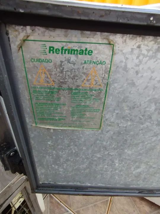Freezer balcão em inox 3 portas Refrimate - Foto 5