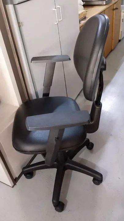 Cadeira para escritório executiva no corino - Foto 2