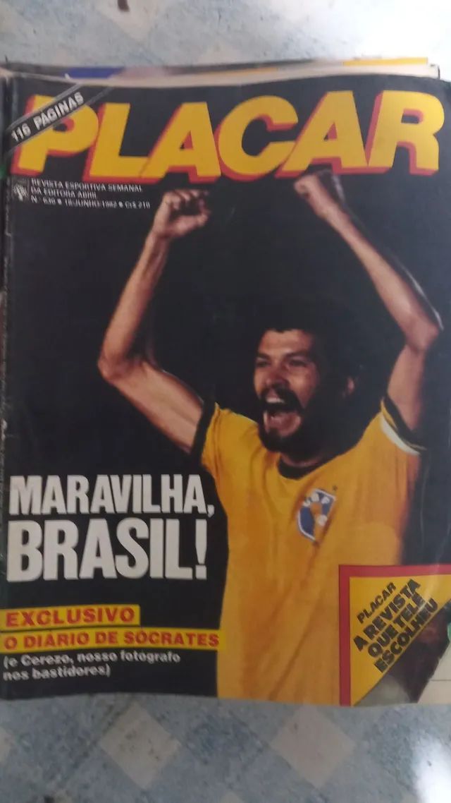 17 ediçoes da revista Placar das copas de 1982 a 2002