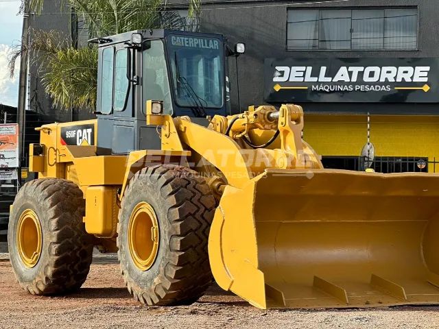 Pá Carregadeira Caterpillar 950F - Robusta e Confiável para Seu Negócio