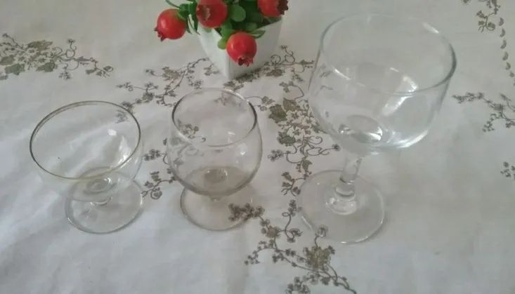 Conjunto  de taças de vidro, cristal