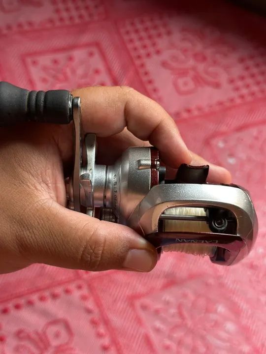 Carretilha de Pesca Shimano lado esquerdo  - Foto 4