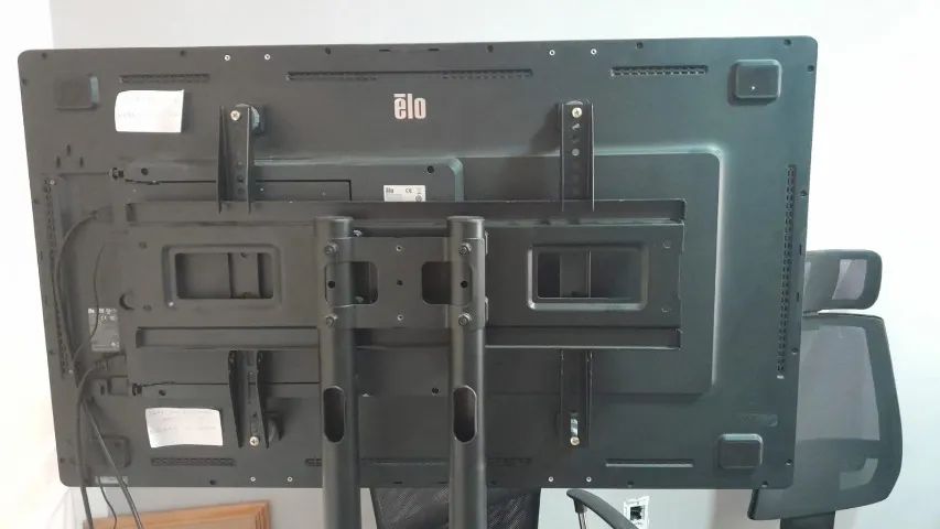 Vendo tela Touchscreen de Sinalização Digital 42" 4202L com modulo de computador - Foto 5