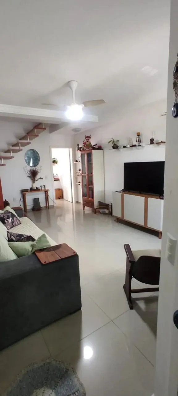Lindo sobrado a venda em Camboriú(SC) no bairro Santa Regina