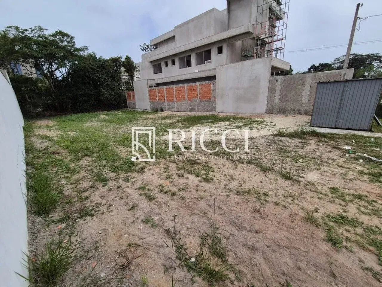 Terreno à venda em Bertioga-SP, no bairro Riviera, com 480,00 m² de área. Aproveite!