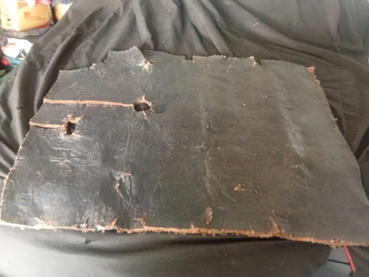 Peças de opala feltro proteção do tanque combustivel caravan  original 