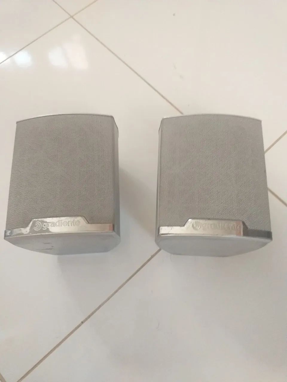 Caixas Gradiente satélite/ surround, blindadas magnét. 