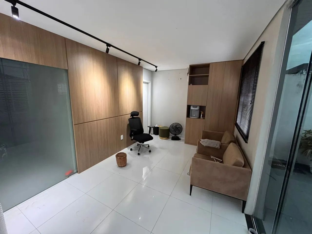*ALUGUEL COMERCIAL - Casa próx academia live torres   *PARQUE 10* - Foto 4