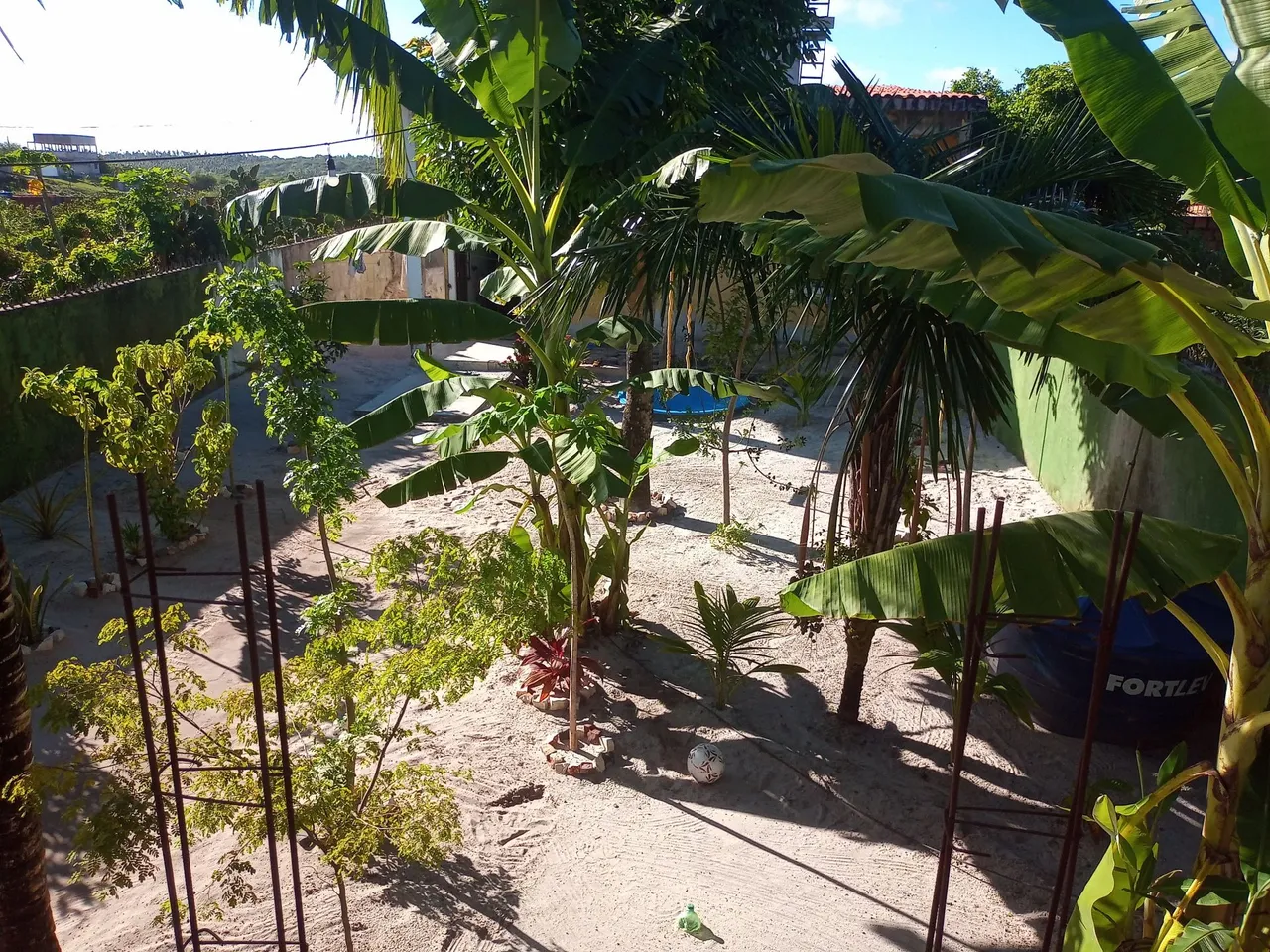 Casa com ponto comercial em Arembepe