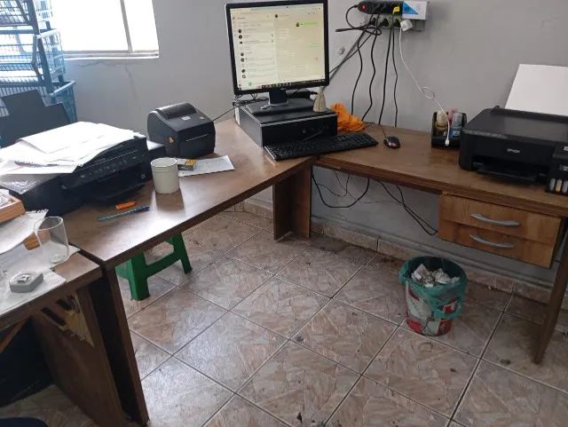 Mesa para escritório em L - 1,40 cm x 1,5 cm - com duas gavetas - Foto 2