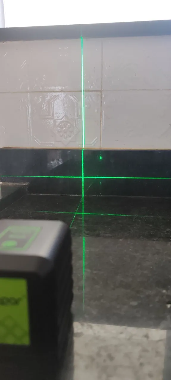 Nível a Laser verde Y011R - Precisão p/ Obras e Acabamento