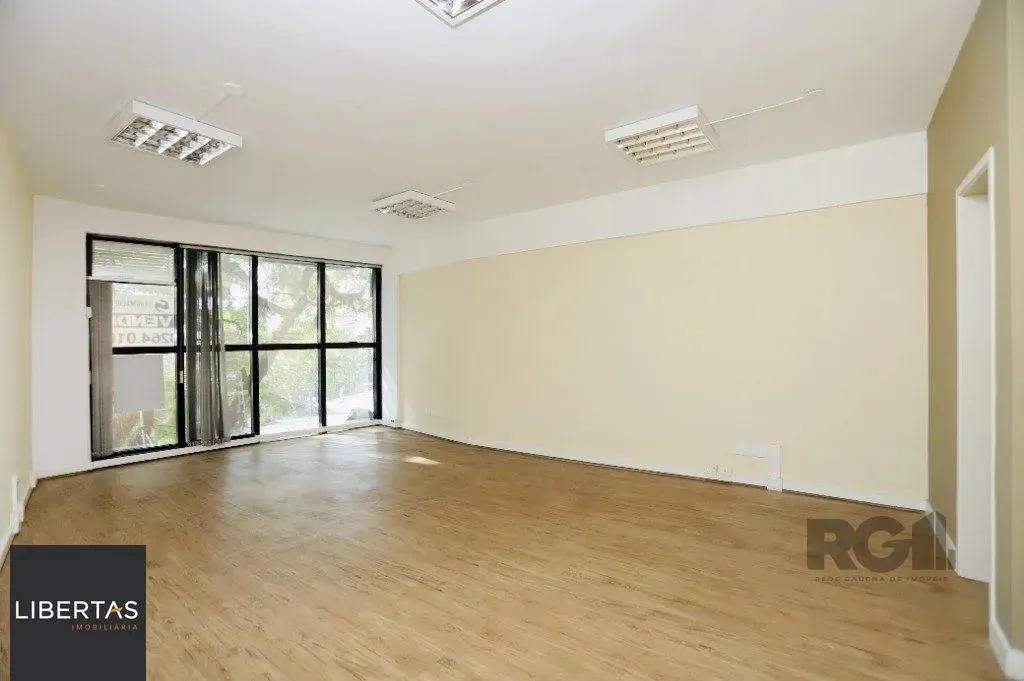 Sala comercial na Avenida Cristóvão Colombo