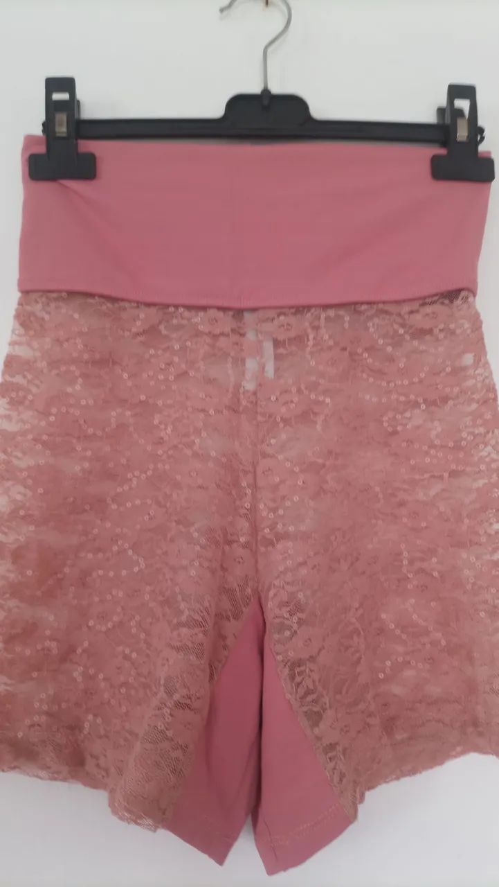 Shorts Ballet  de renda rosa e paetê 