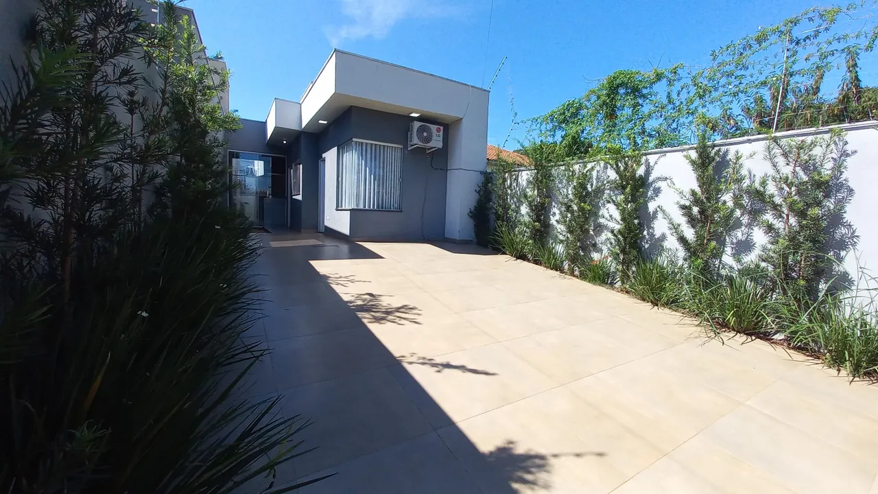 Belissima casa rica em armários. 