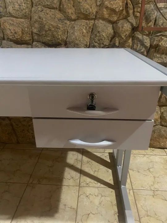 Mesa de Escritório com 2 gavetas - Foto 3