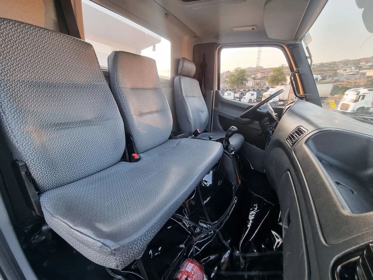 Caminhão Mercedes-Benz Accelo 1016 - Foto 11