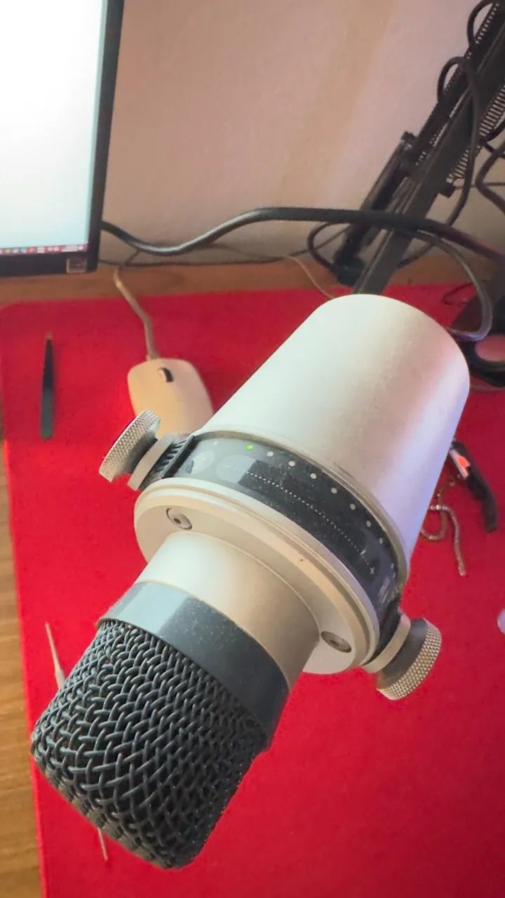 microfone Shure Mv7 prata - Foto 2