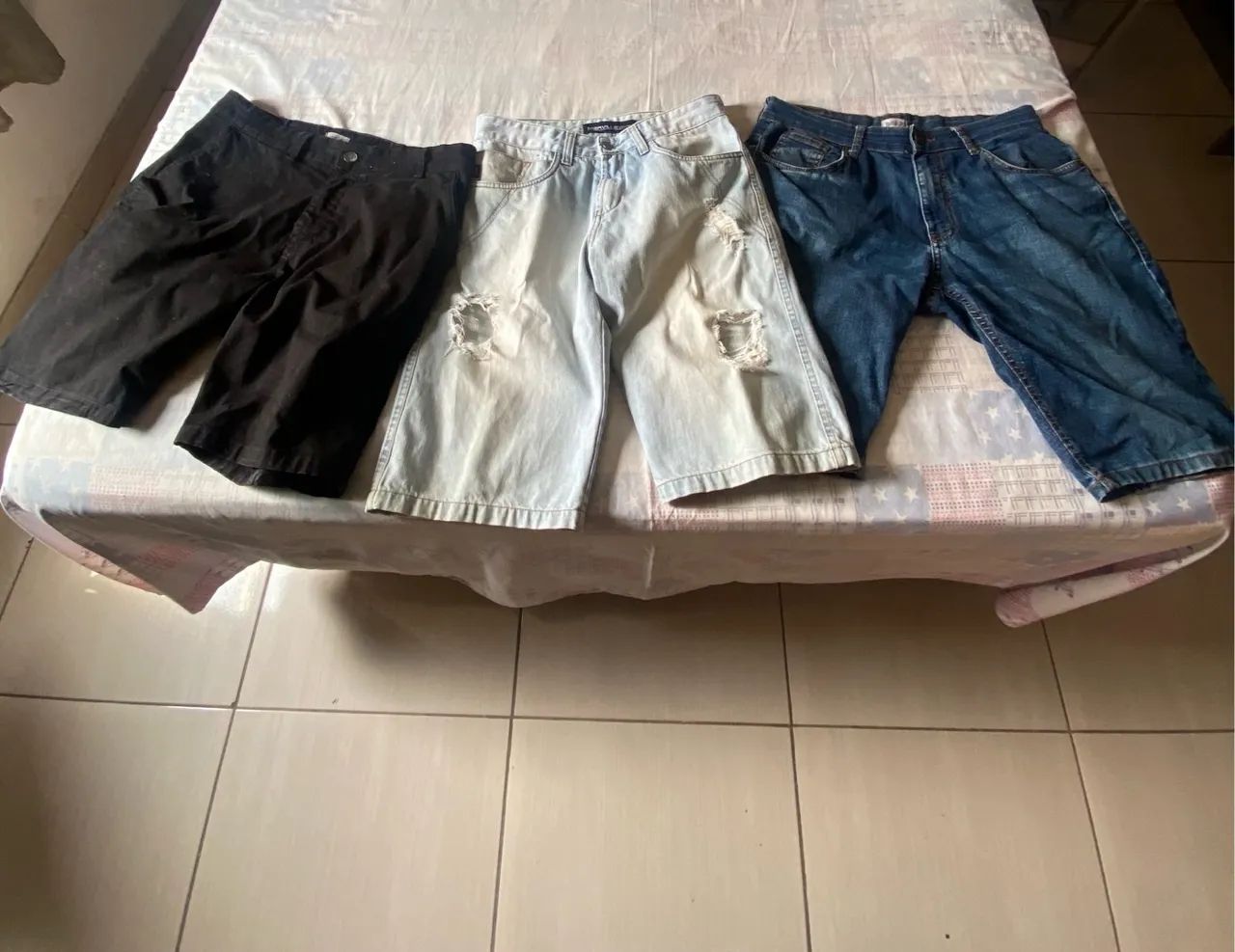 Vendo blusas vans, Lacoste, bermuda e jaqueta  - Foto 2