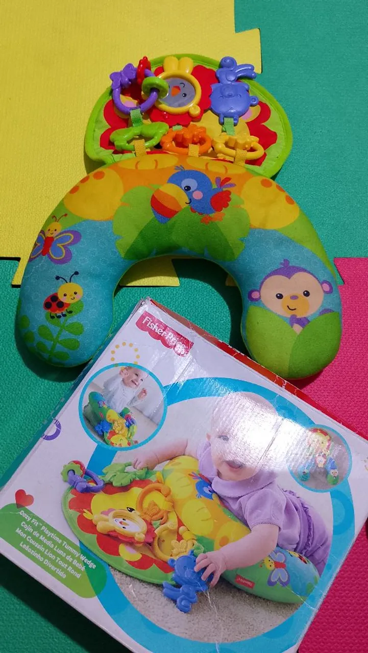 Tapete de Atividades Fisher-Price Tummy Wedge