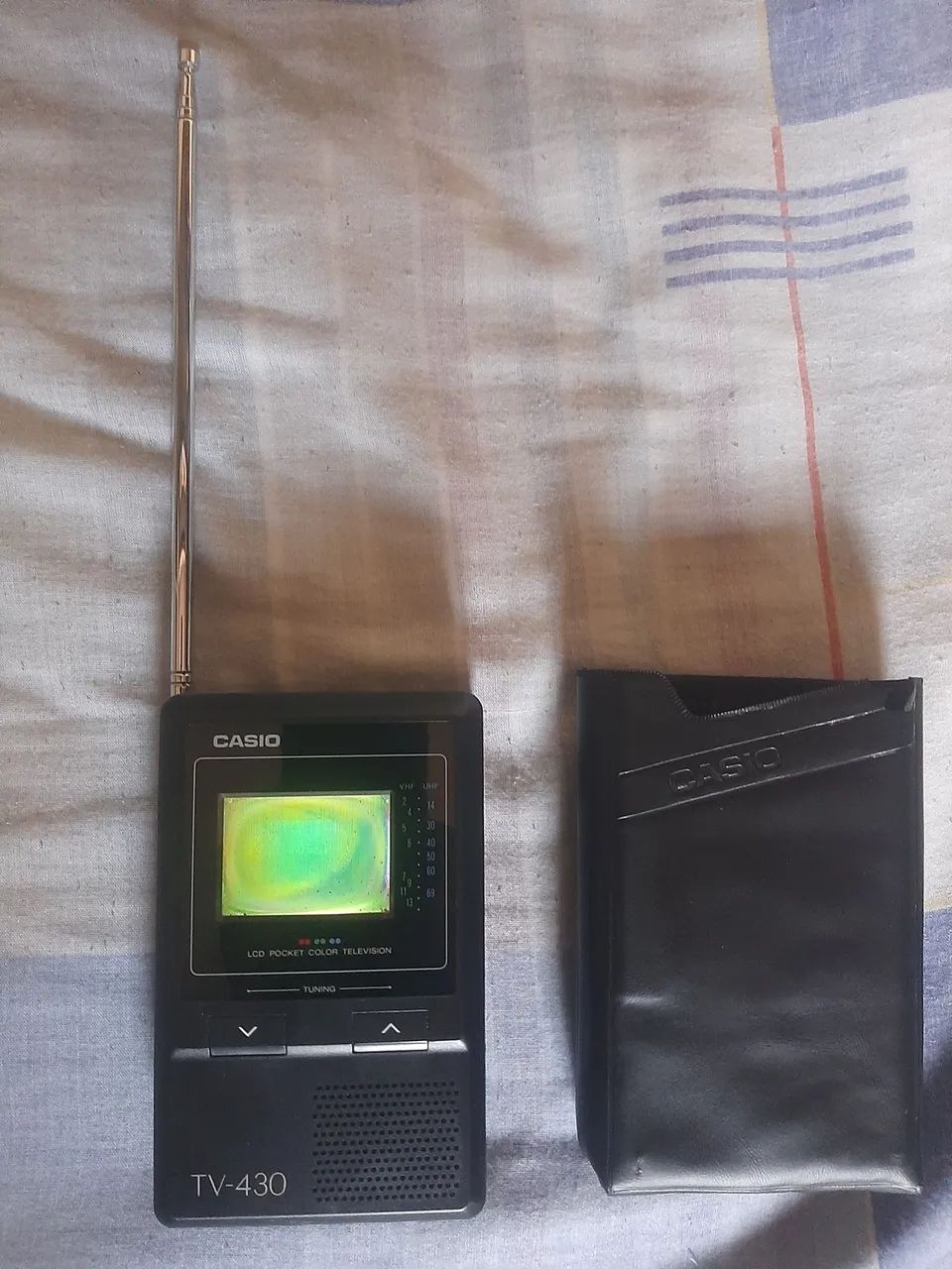 Tv portátil de mão casio 430 color/ no estado! 