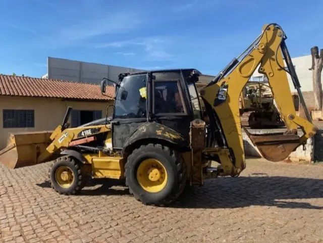 Retroescavadeira Caterpillar 2014 (Transferência de divida) - Foto 2
