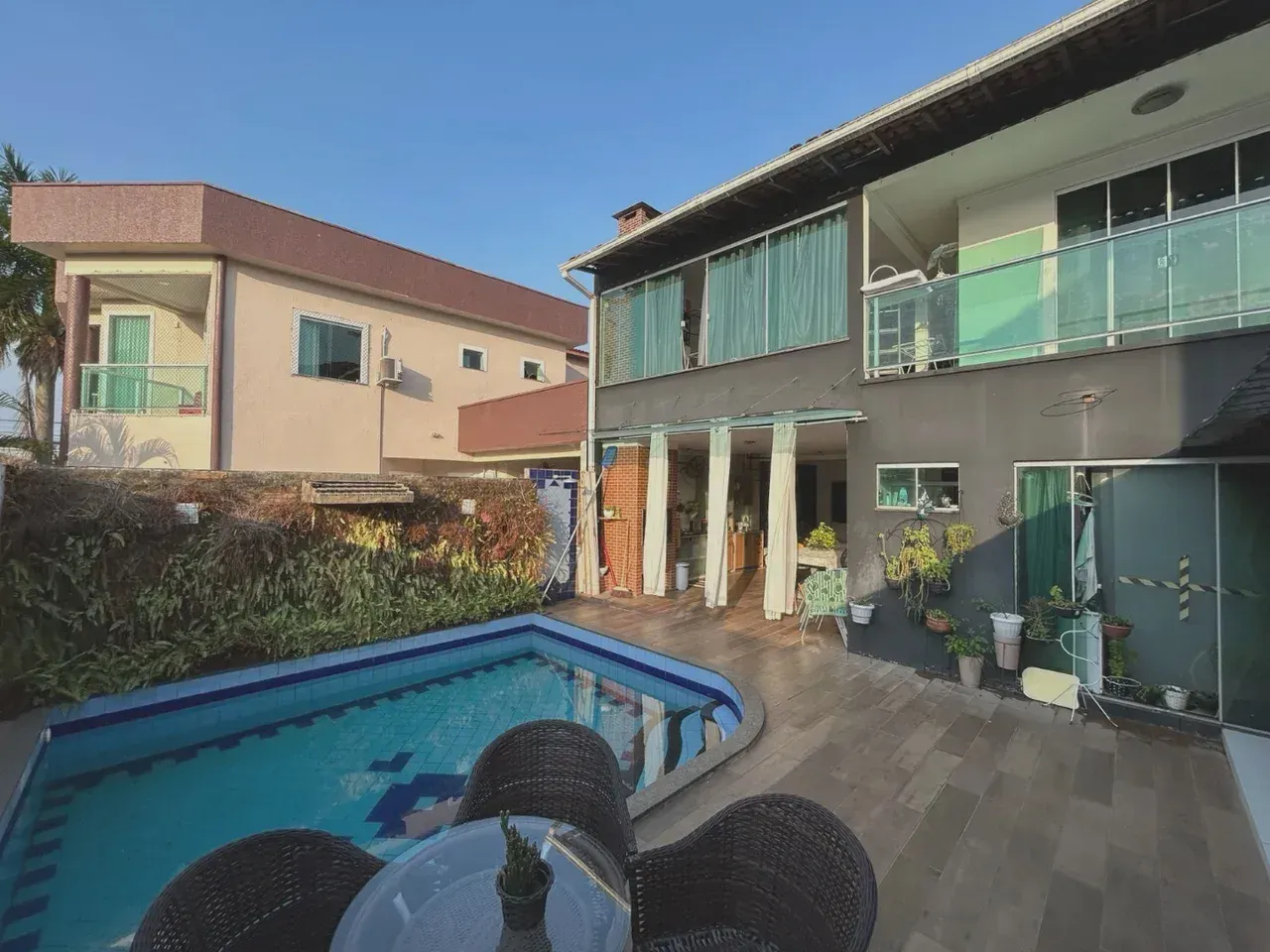 Casa com Piscina Condomínio Cidade Jardim 1