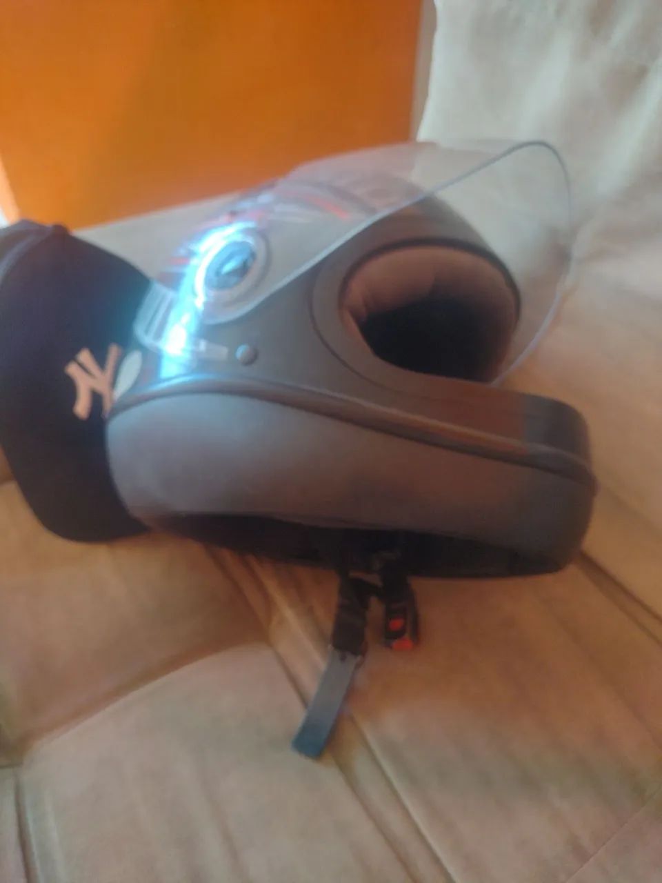 Capacete San Marino preto! 60$