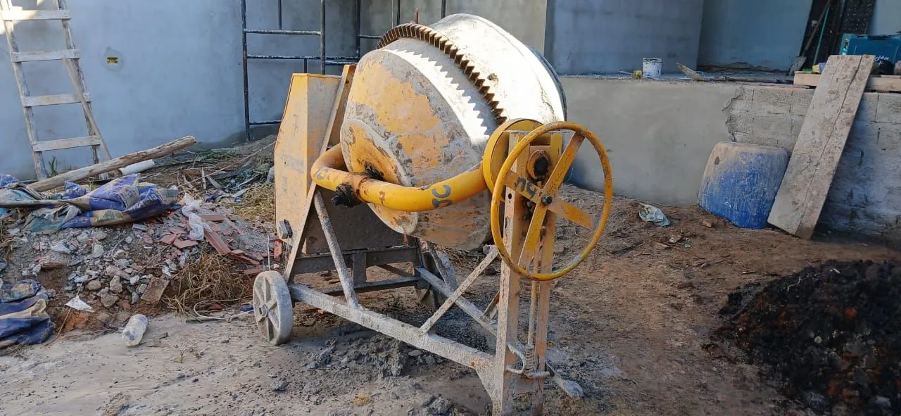 Betoneira para construção civil