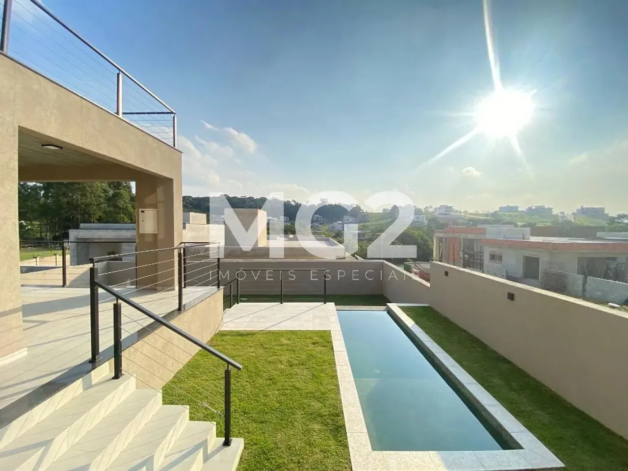 Linda Casa em Condomínio à Venda, Aldeia da Serra 277m² de área construída e 499m² de Ter