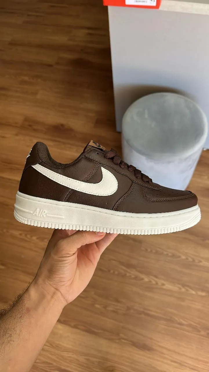 Nike Air Force 1 Marrom com Branco