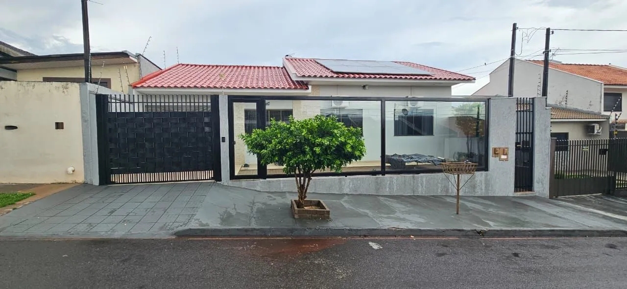 2 Casas - Terreno 300 Mts - Uma quadra do Bom Jardim - Amigão da Av. Guaiapó