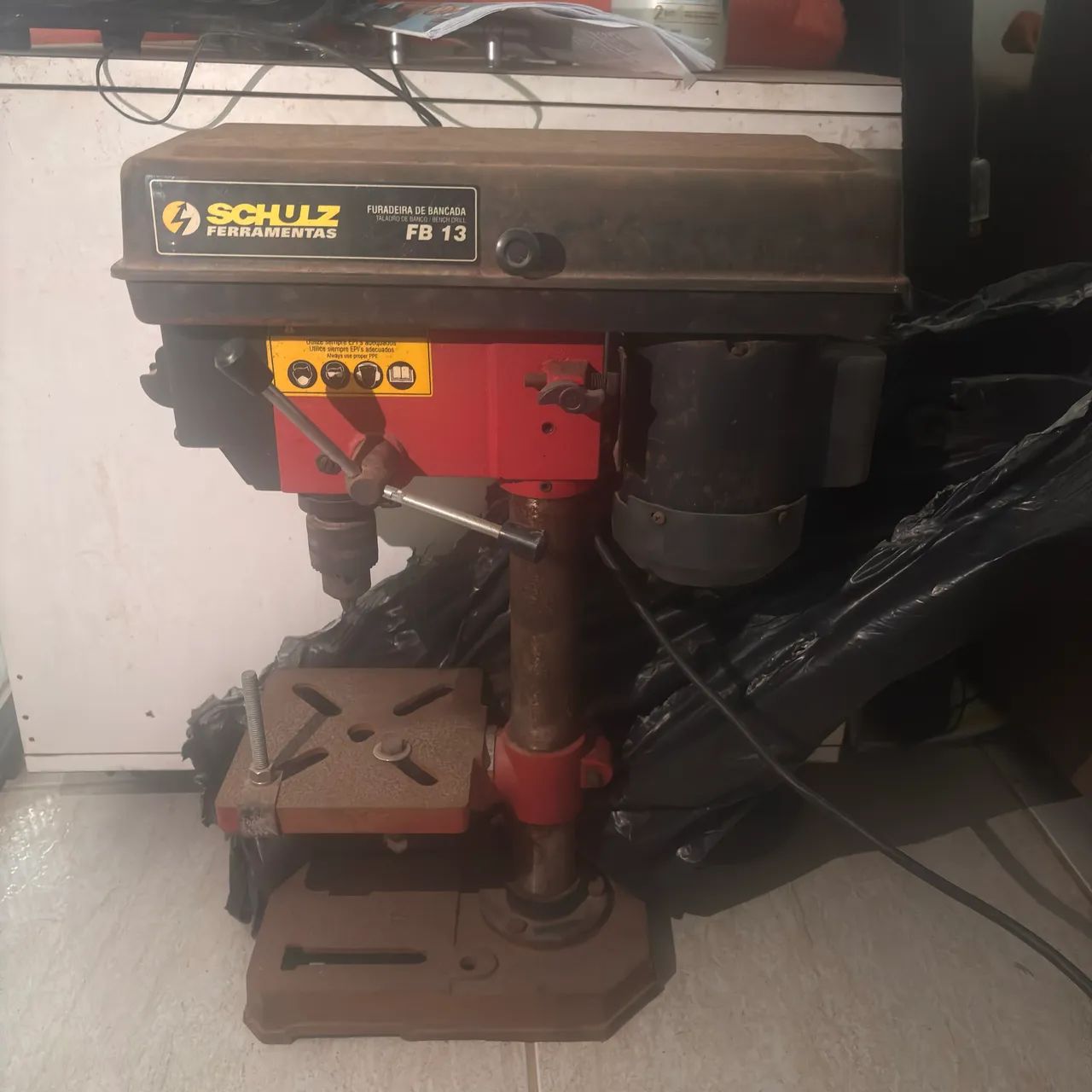 Furadeira de bancada 